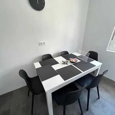 Vivienda Quina Apartment *